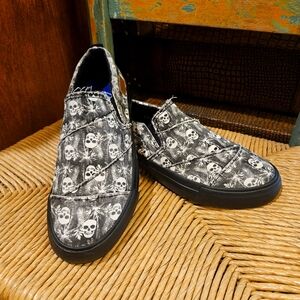 NWOT Blowfish Malibu Kid's Piper-KB Skull Island 2 Sneakers - Size 3